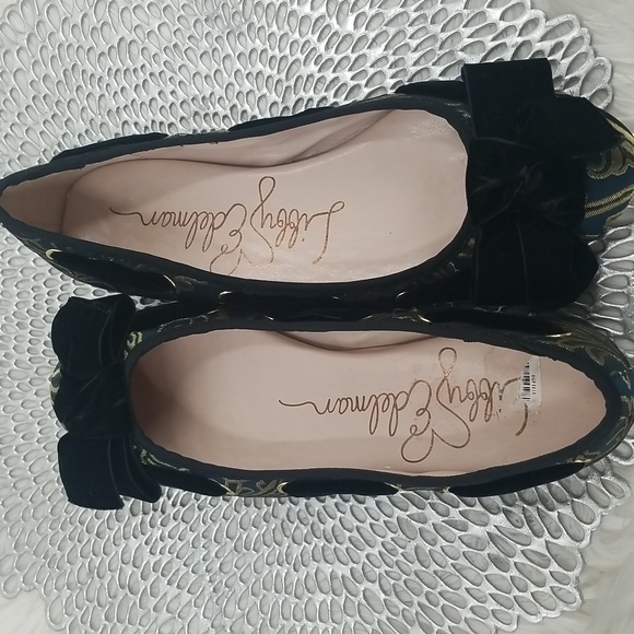 Libby Edelman Deep Blue Gold & Black Paisley Flat with Velvet Bow - Picture 7 of 7